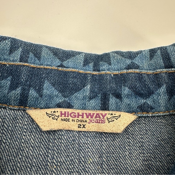 HIGHWAY JEANS Vest Womens 2X Blue Tribal Print Denim Crop Plus Buttons Western - Picture 4 of 12